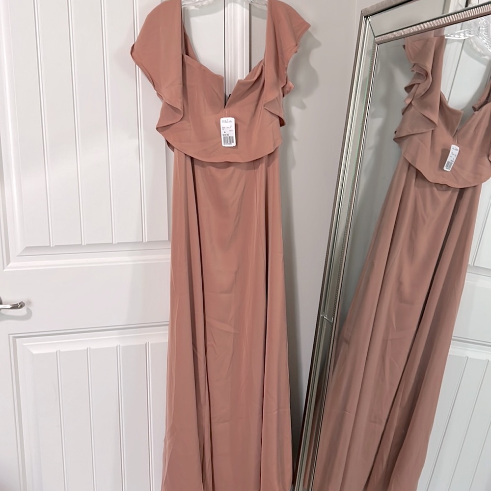 Forever 21 off the shoulder maxi dress NEW W/ Tag, size medium